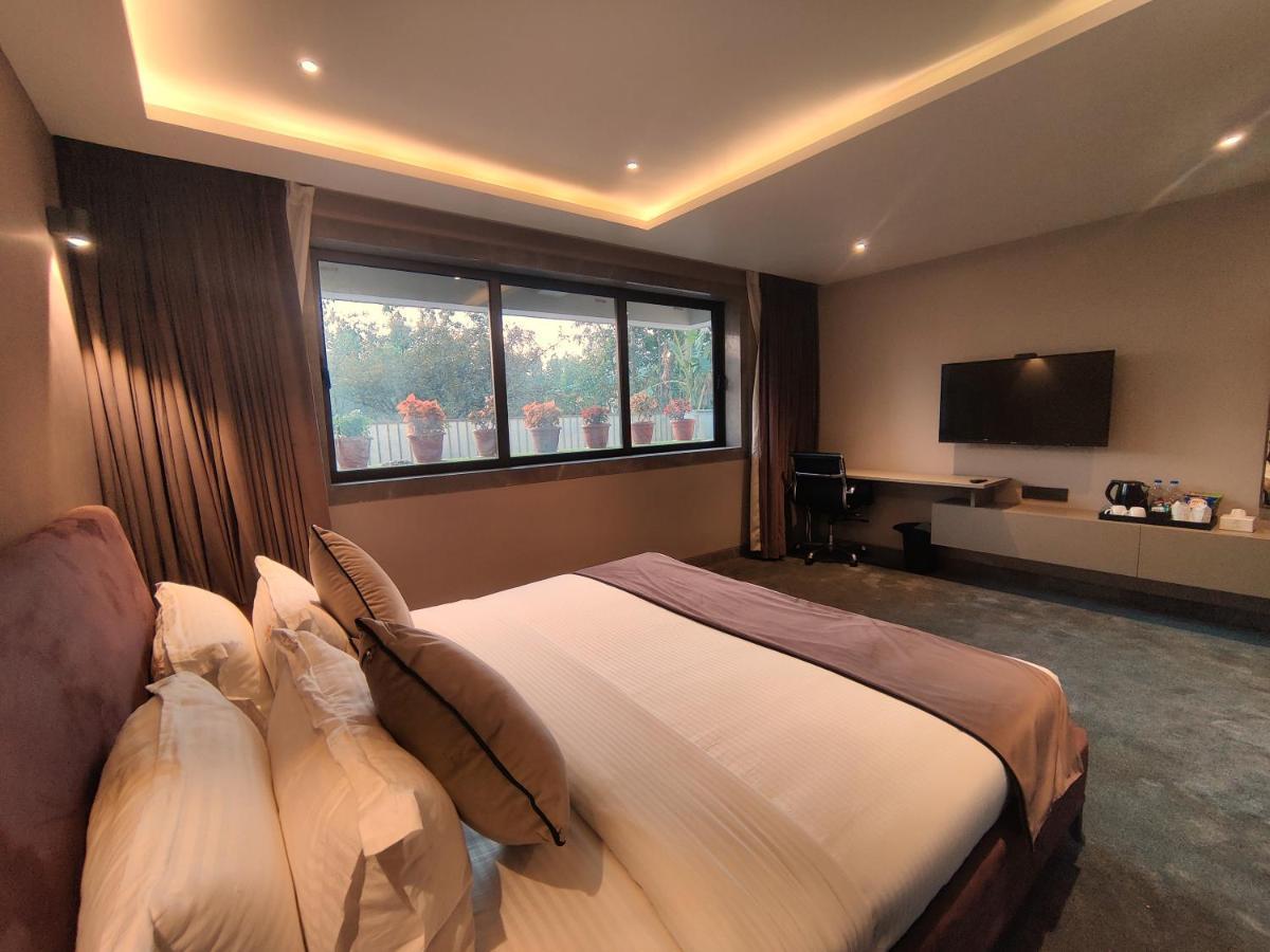 Leela Resort, The Exotic Boutique Hotel - Pure Veg Махабалешвар Екстер'єр фото