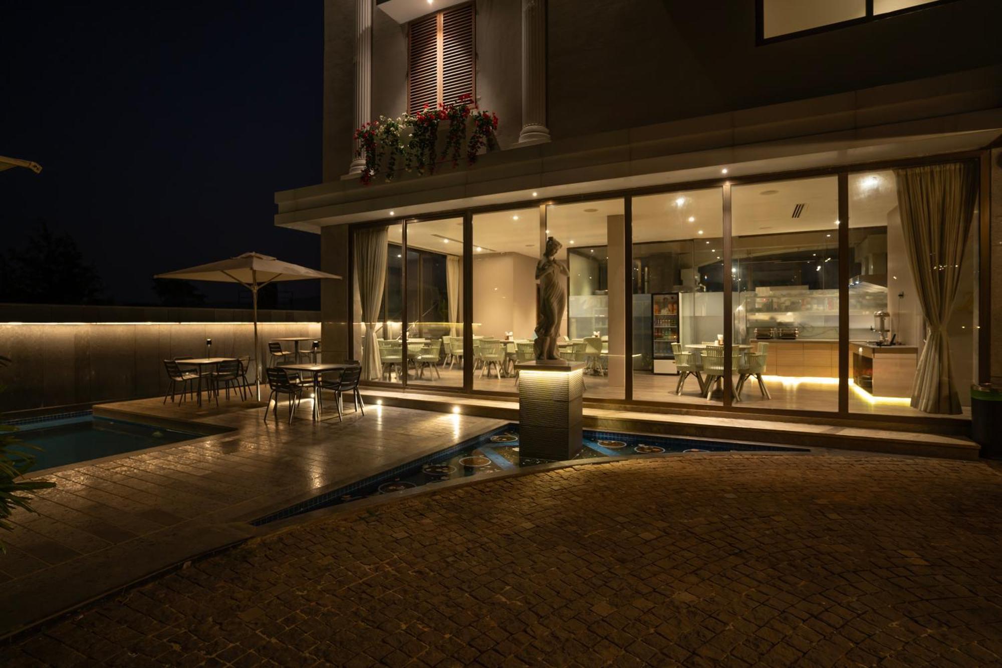 Leela Resort, The Exotic Boutique Hotel - Pure Veg Махабалешвар Екстер'єр фото