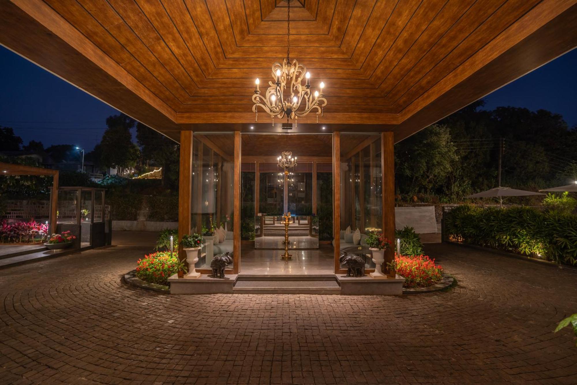 Leela Resort, The Exotic Boutique Hotel - Pure Veg Махабалешвар Екстер'єр фото